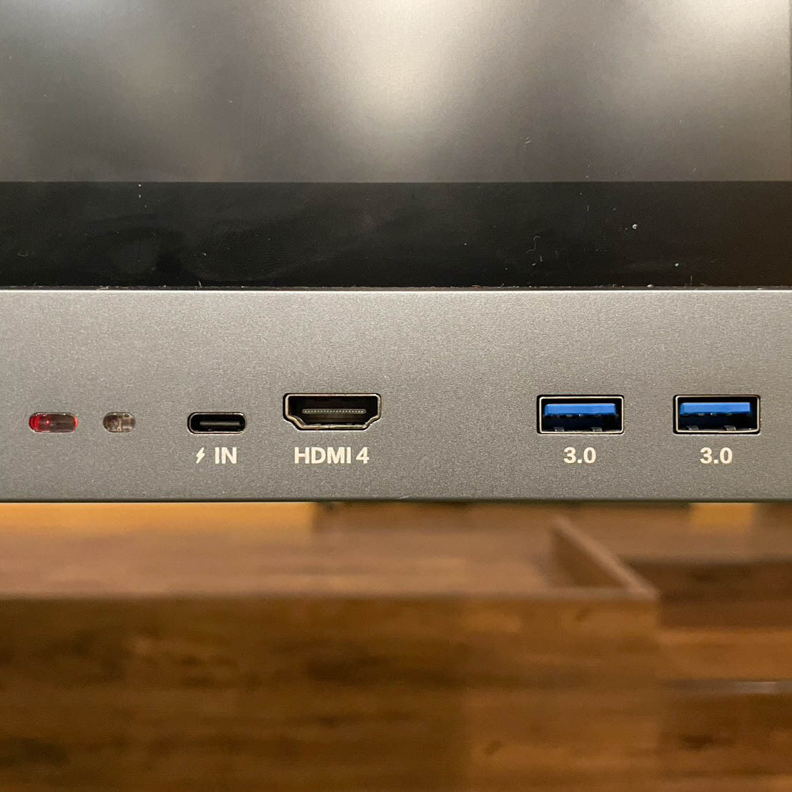 ภาพแกะกล่องสินค้า (Unboxing) แสดงสินค้าจริงและอุปกรณ์ภายในกล่อง ภาพที่ 6