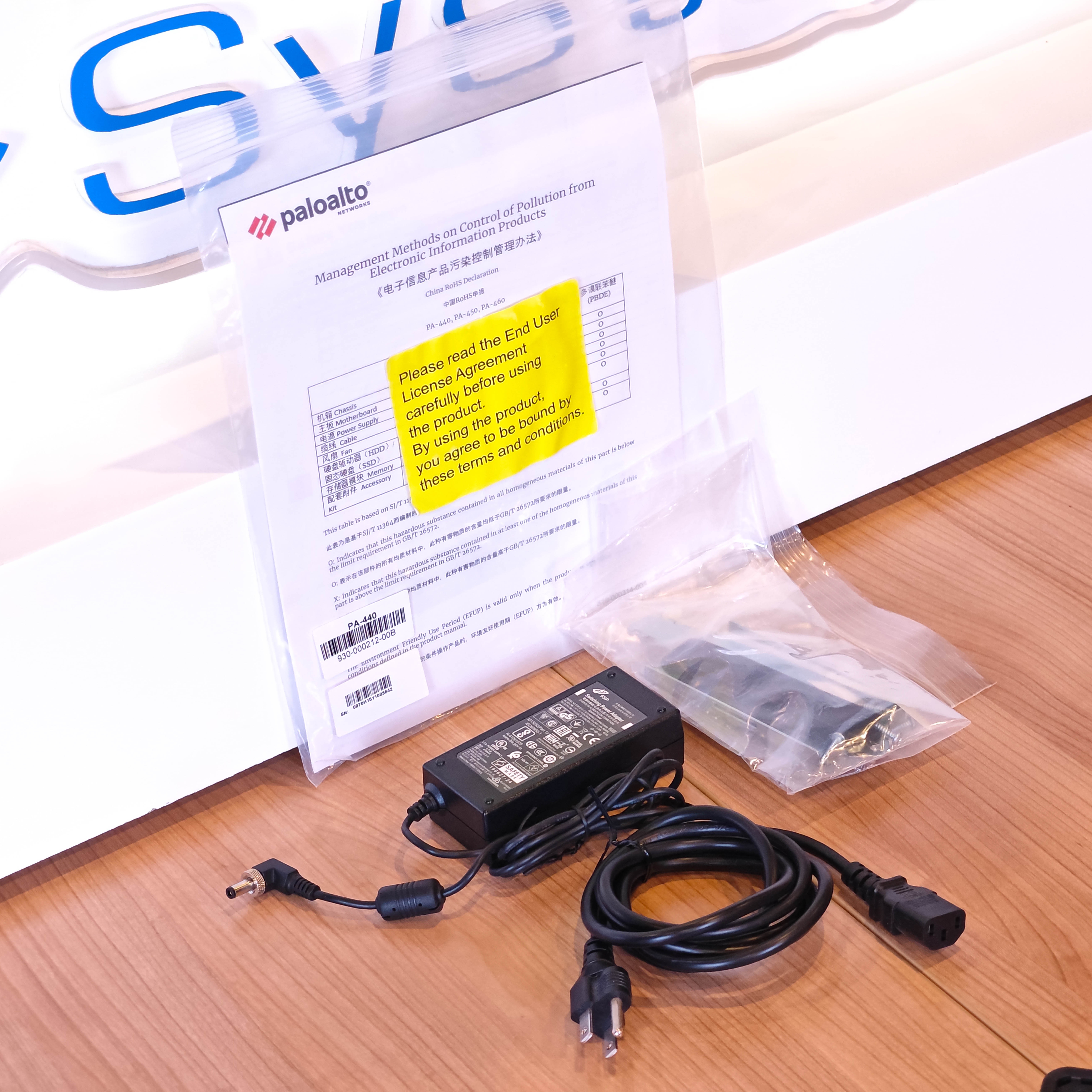 ภาพแกะกล่องสินค้า (Unboxing) แสดงสินค้าจริงและอุปกรณ์ภายในกล่อง ภาพที่ 10