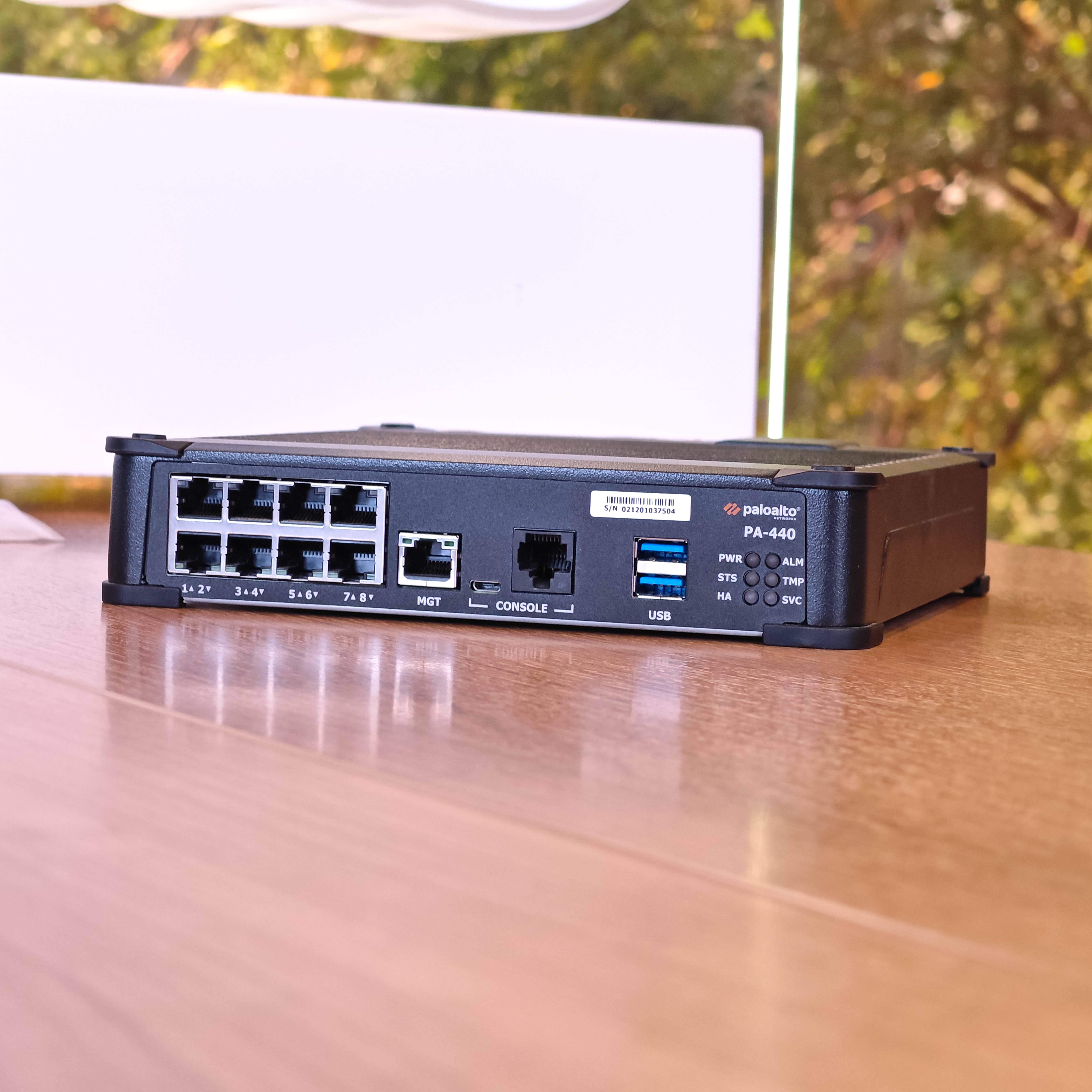 ภาพแกะกล่องสินค้า (Unboxing) แสดงสินค้าจริงและอุปกรณ์ภายในกล่อง ภาพที่ 4