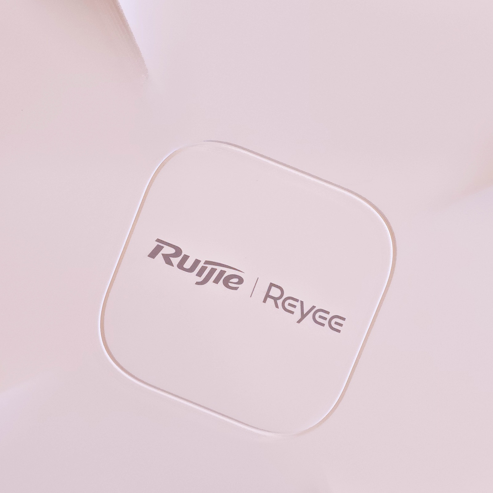 ภาพแกะกล่องสินค้า (Unboxing) แสดงสินค้าจริงและอุปกรณ์ภายในกล่อง ภาพที่ 9